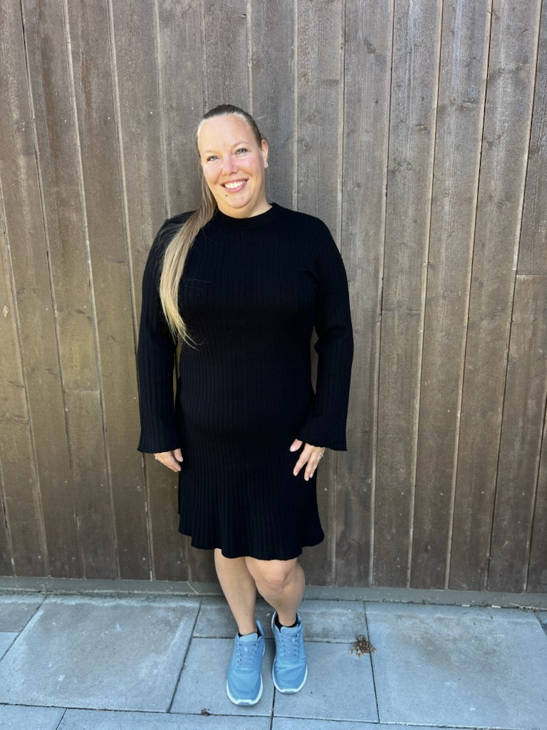 Kjole Michella Knit Black