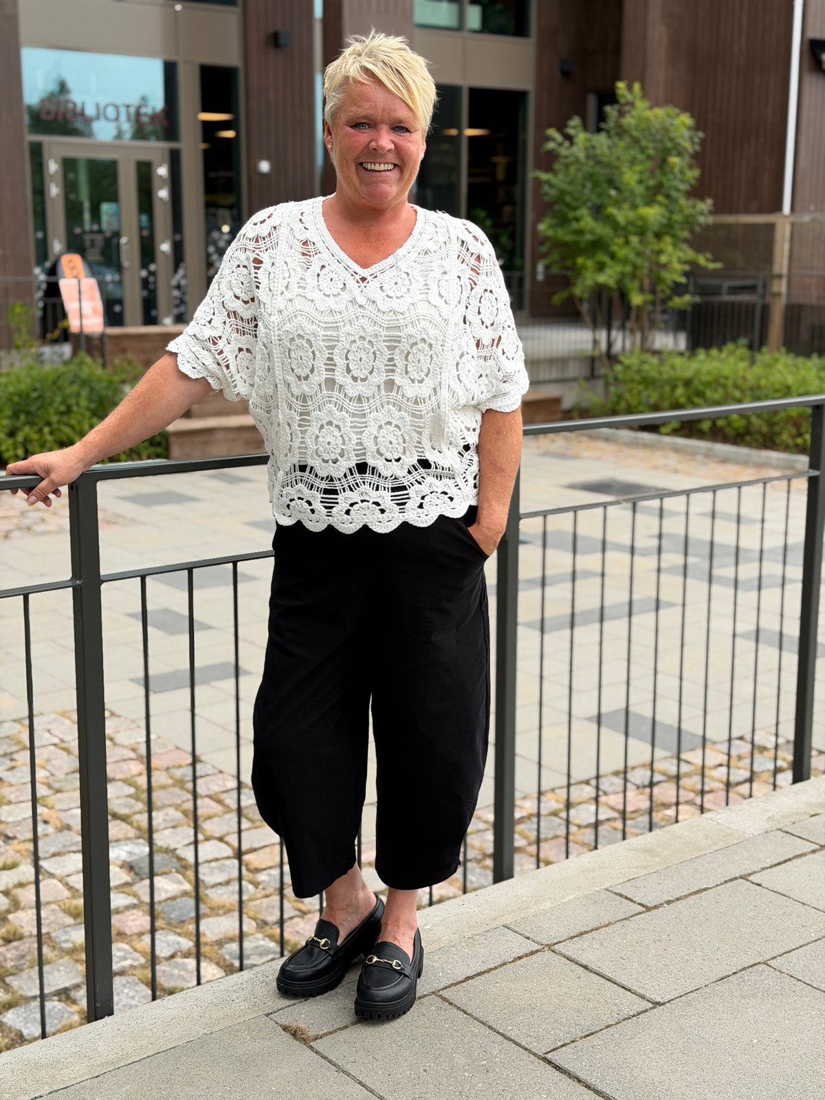 Genser Sassie White
