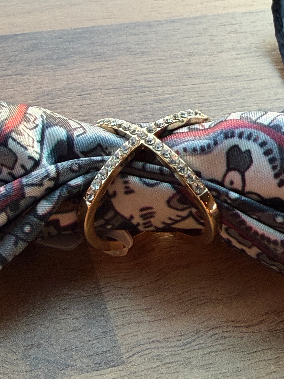 Skjerfring med strass Gull